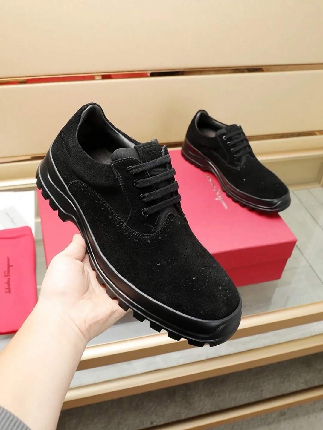 Factory P680💰🔥《Ferragamo》👏Latest•High-end top brand luxury~purchasing agent, top~quality. New fashionable business men's shoes 🔜The uppers are made of original first-layer open-edge beaded cowhide➕cowhide·lining, with fine workmanship. The original stylish and soft combination wear-resistant and non-slip outsole is light and comfortable on the feet. The real thing looks better in real photos. Number of yards: 38--44 (45 and 46 can be customized)